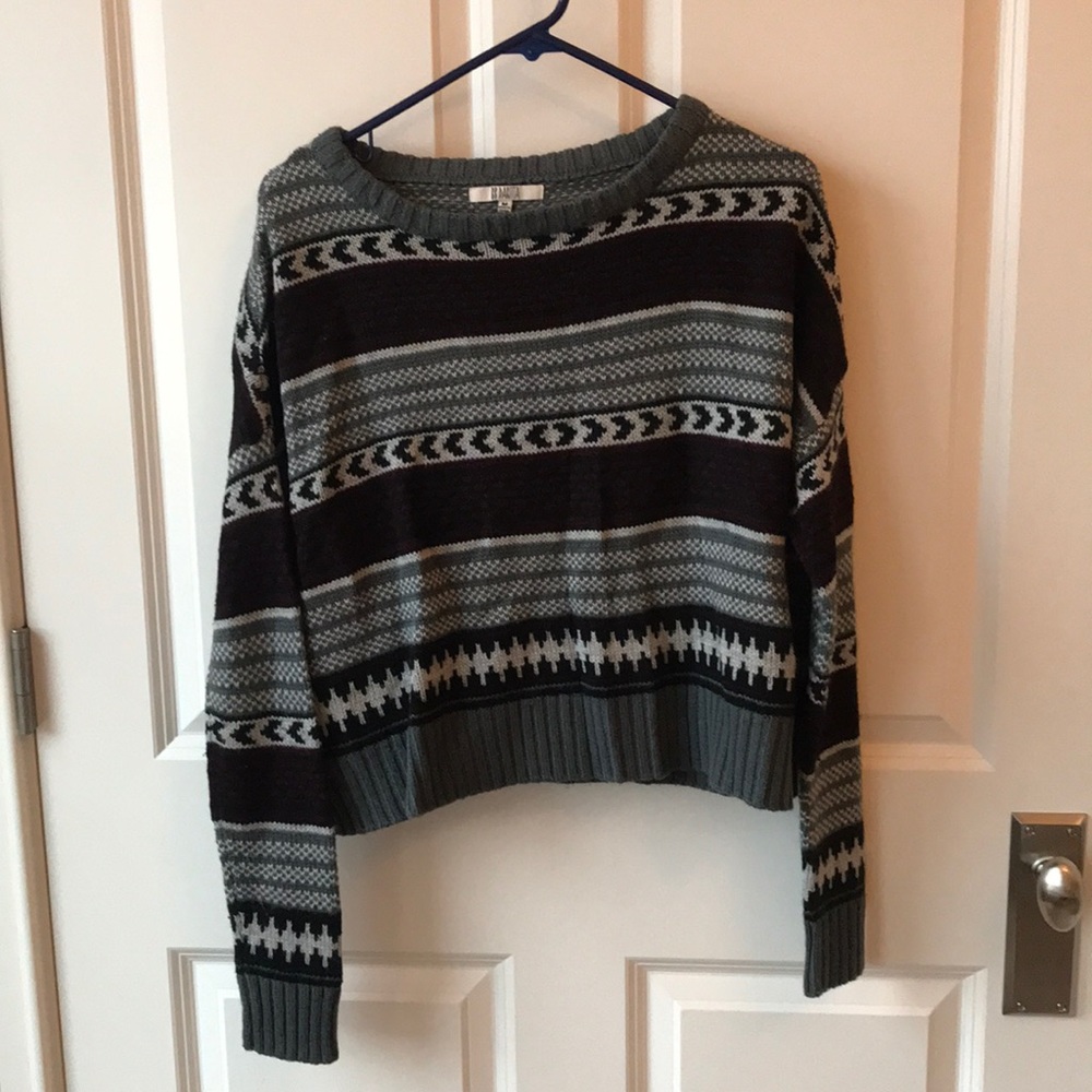 Aztec Patterned BB Dakota Size M Cropped Sweater